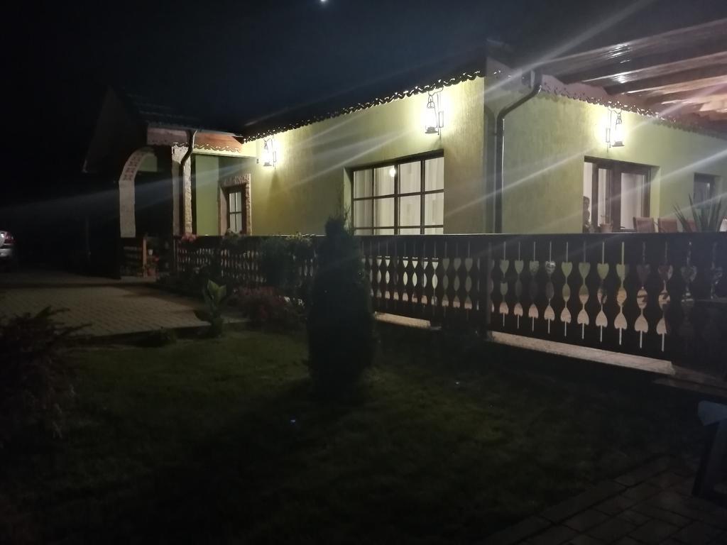 Agropensiunea Valea Fagilor Luncavita Exterior photo